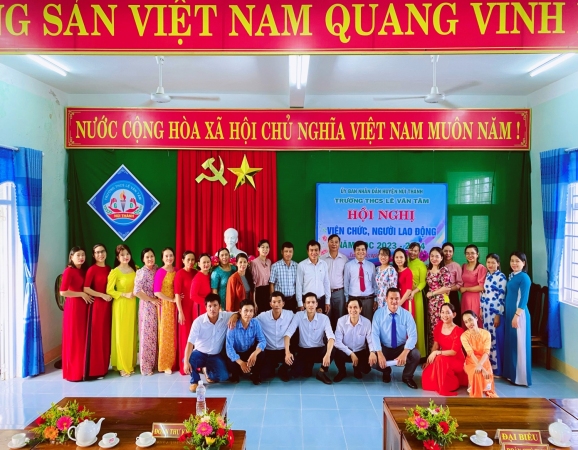 Hội nghị VC, NLĐ năm học 2023 - 2024