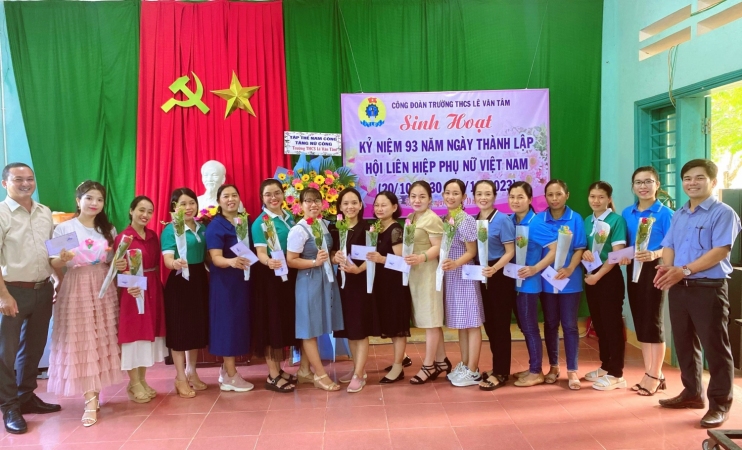 Sinh hoạt kỷ niệm 20/10